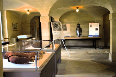 Doublet and trunkhose on display in bespoke Optium Museum Acrylic cases as part of Military Lives exhibition ©Grimsthorpe and Drummond Castle Trust Ltd