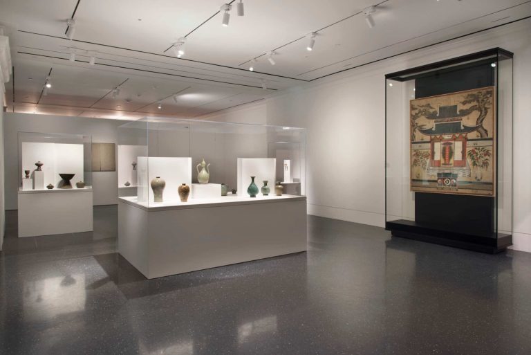 Installation view, Arts of Korea, Brooklyn Museum, on view beginning September 15, 2017. (Photo: Brooklyn Museum)