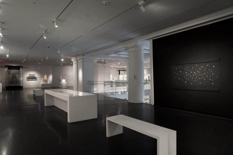 © Ni Youyu. Installation view, Arts of Asia, Brooklyn Museum, On view since October 25, 2019. (Photo: Jonathan Dorado, Brooklyn Museum)