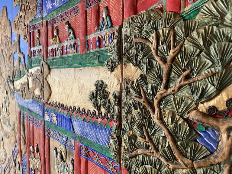 Side view of "The Immortal Peaches" Chinese screen. Photo by Andrew Pielage. Courtesy the Frank Lloyd Wright Foundation, Scottsdale, Arizona..