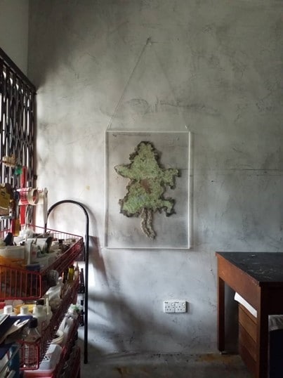 Zelin tried various glazing methods of his works before the final presentation